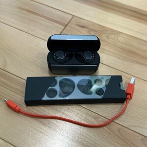 JBL reflect flow earbuds